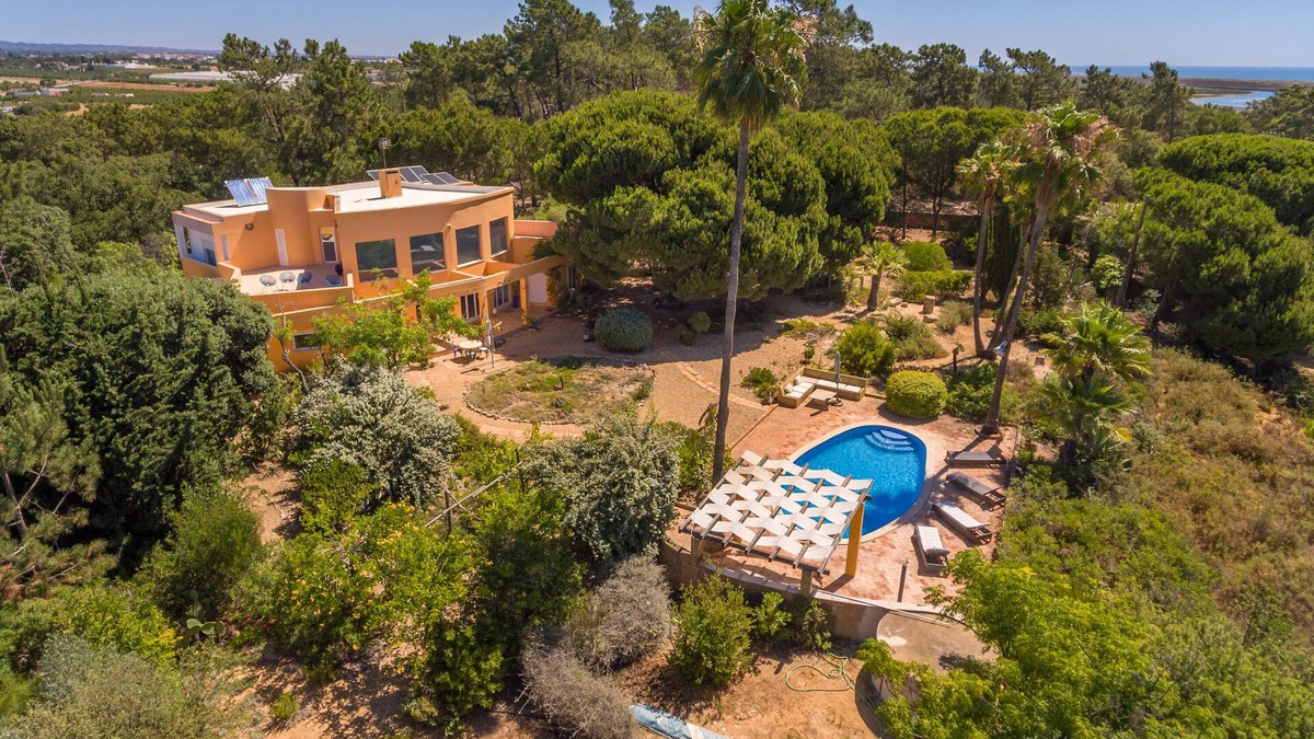 Tavira Villa | Stay in the property of your dreams at Meia Lua in Pinheiro