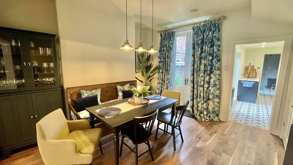Pocklington House | Stay @ No 4 York centre