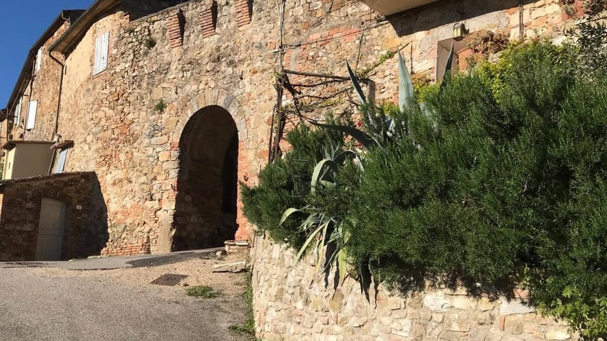 Murlo Apartment | Stay on the walls of Murlo Castle, apartment with breathtaking views