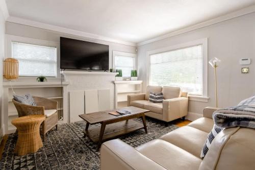 King House | Stay Portland Collection- Trendy 4BR 2BA Bungalow in Alberta Arts District!
