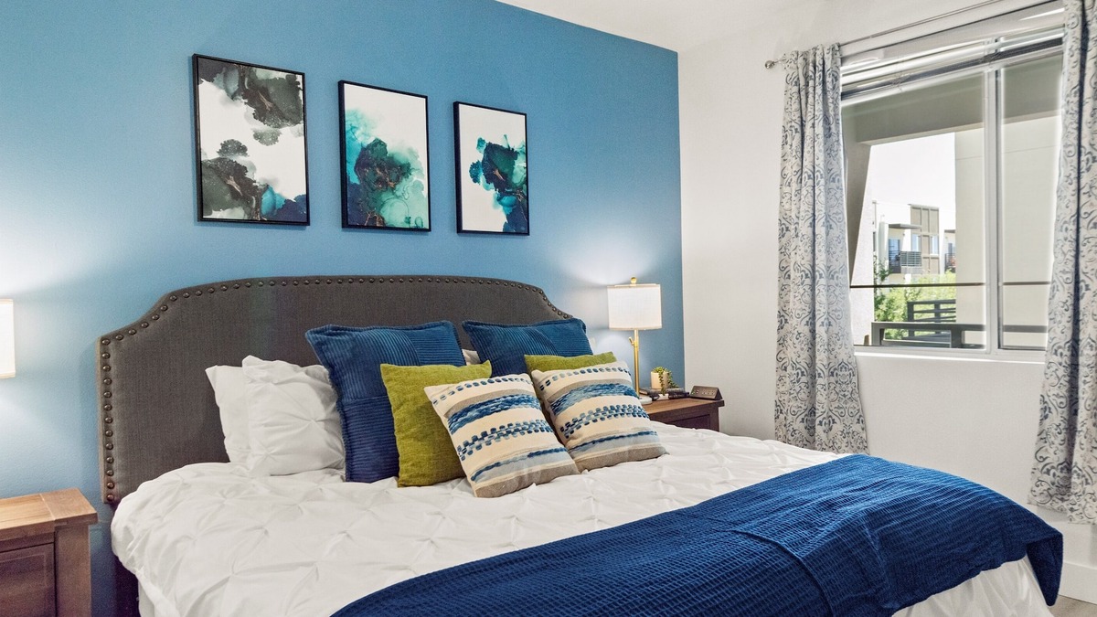 Desert View Village Apartment | Stay Sharp & Cool Pool Work Desk Private Laundry