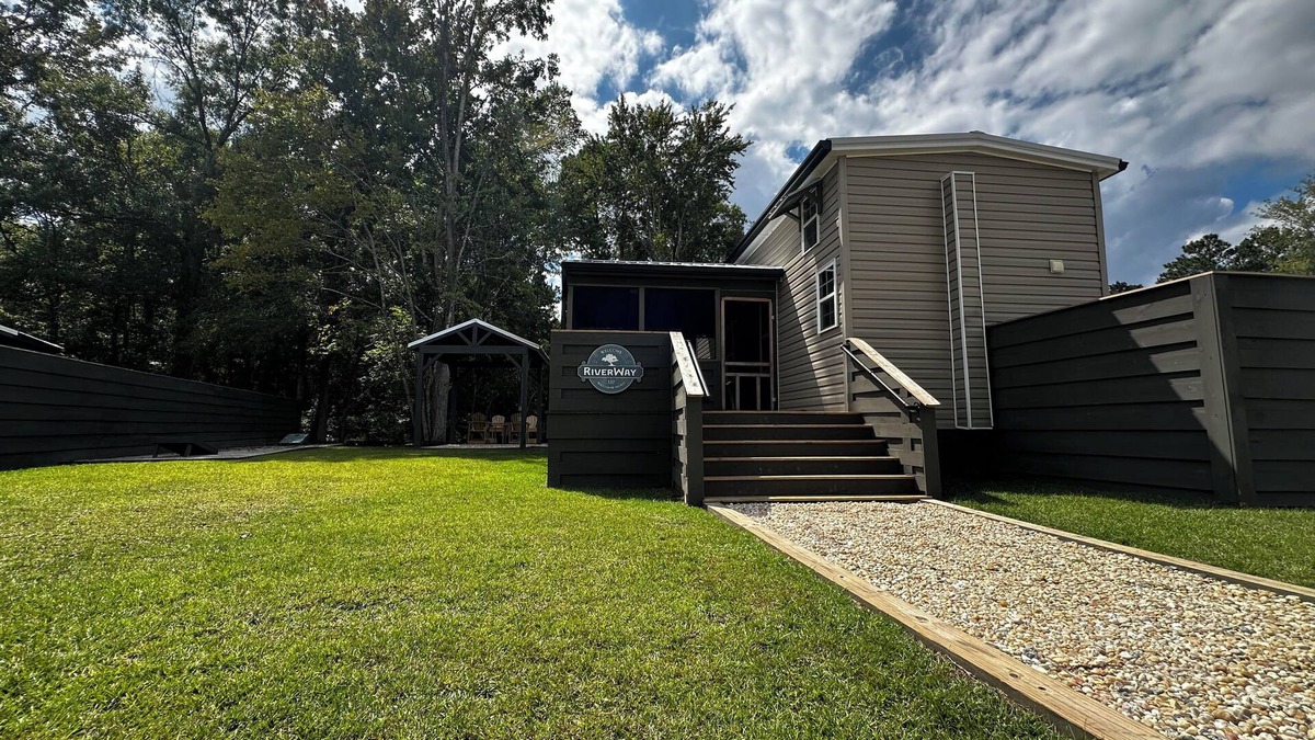 Lake Waccamaw House | Stay Small at Lake Waccamaw