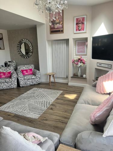 Solihull Apartment | Stay Solihull Large spacious home in Solihull close to NEC HS2 Bham Airport