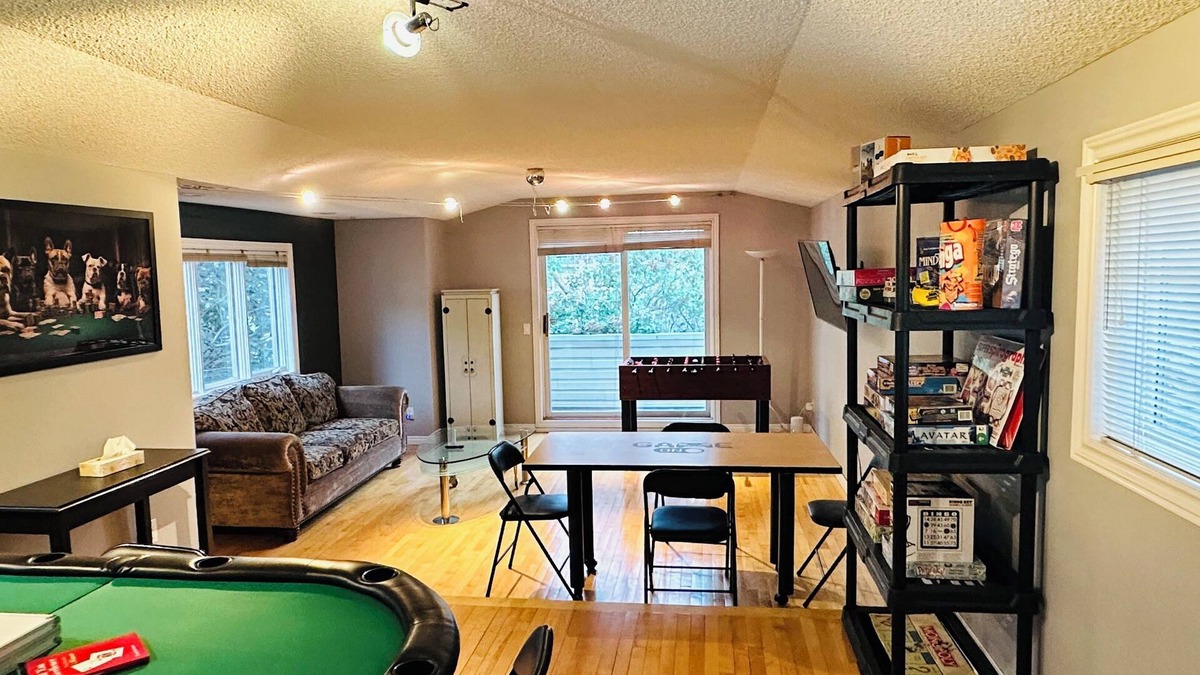 Tuxedo Park House | Stay Together! with Games Room & Yoga Room