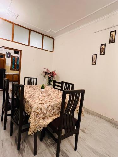 Sector 19 Apartment | Stay with Ankita