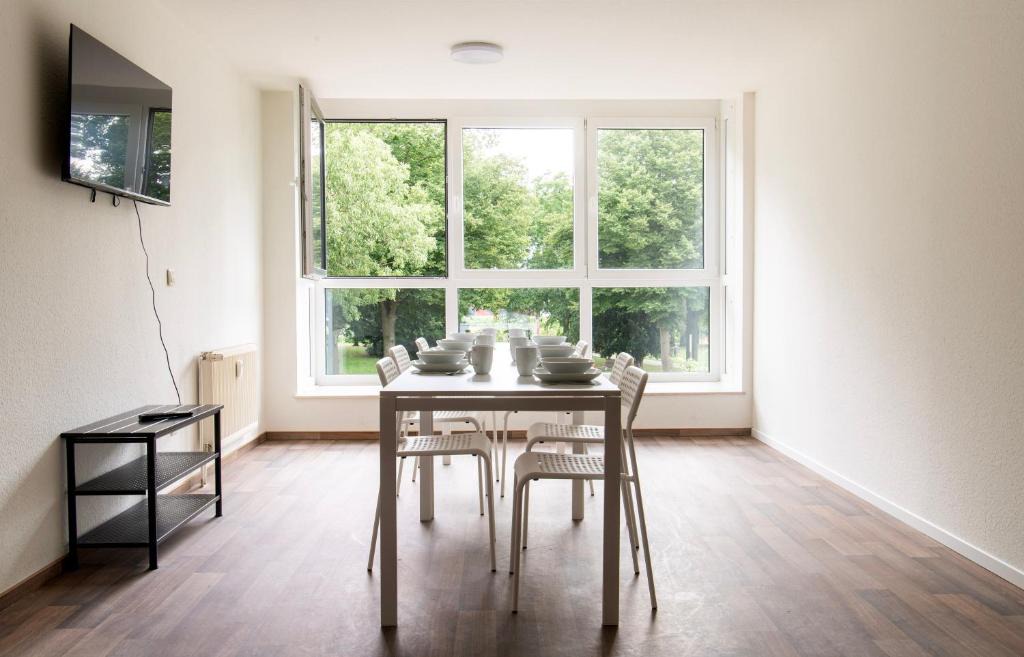 Emmerich Apartment | Stay & Work - 6 single beds - central