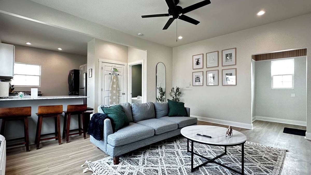 Historic Downtown Baton Rouge Apartment | StayAE - Flamingo House