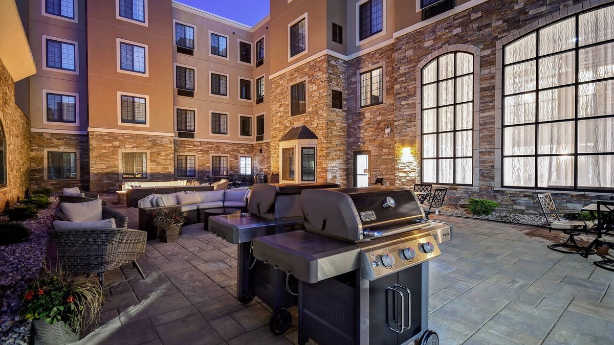 Holland Hotel | Staybridge Suites Holland by IHG
