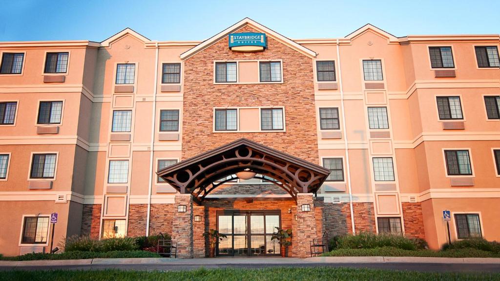 Greenwich Hotel | Staybridge Suites Wichita by IHG