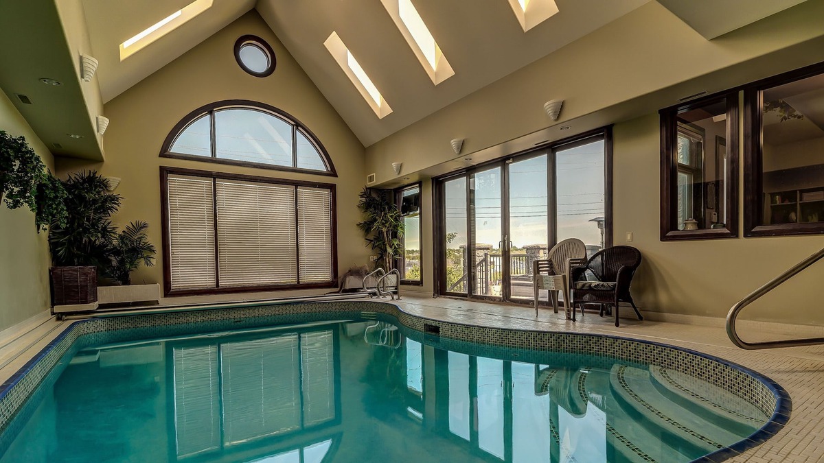 Inglewood House | Staycation House with Swimming Pool. One night possible.