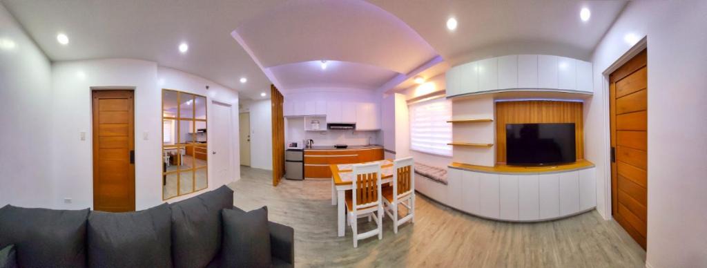 Las Pinas Apartment | Staycation in Somerset for 6 - Near Alabang