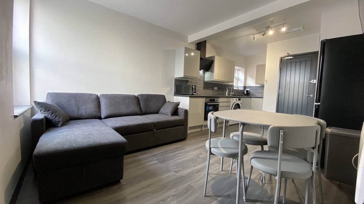 Crewe Apartment | StayCrewe Apartments