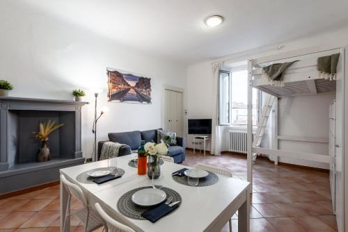 Porta Genova Apartment | StayEasy Ripa27 - 4 pax Studio with Navigli View
