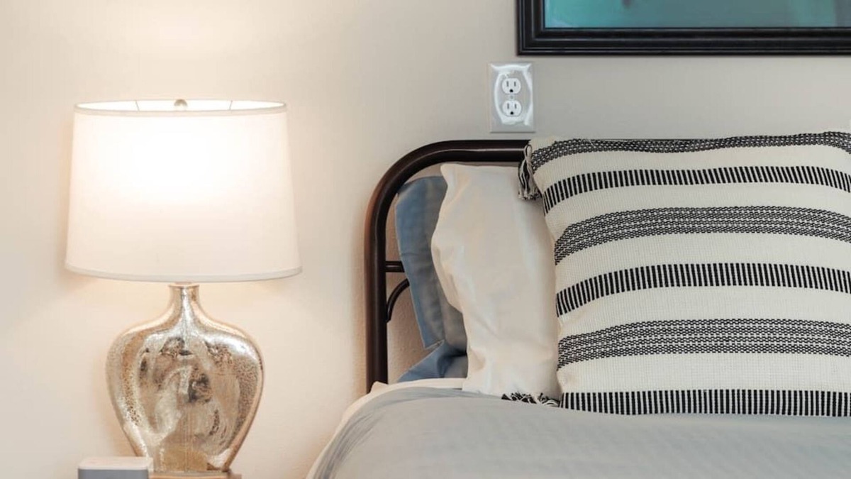 Sellwood-Moreland House | #StayinMyDistrict Sellwood The Coco Rose Retreat
