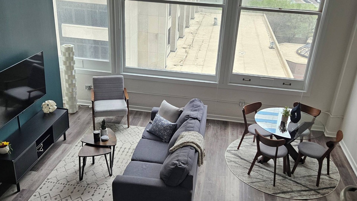 Mile Square Apartment | Ste 507 Heart of Downtown-Free Parking-Indoor Skywalk Access