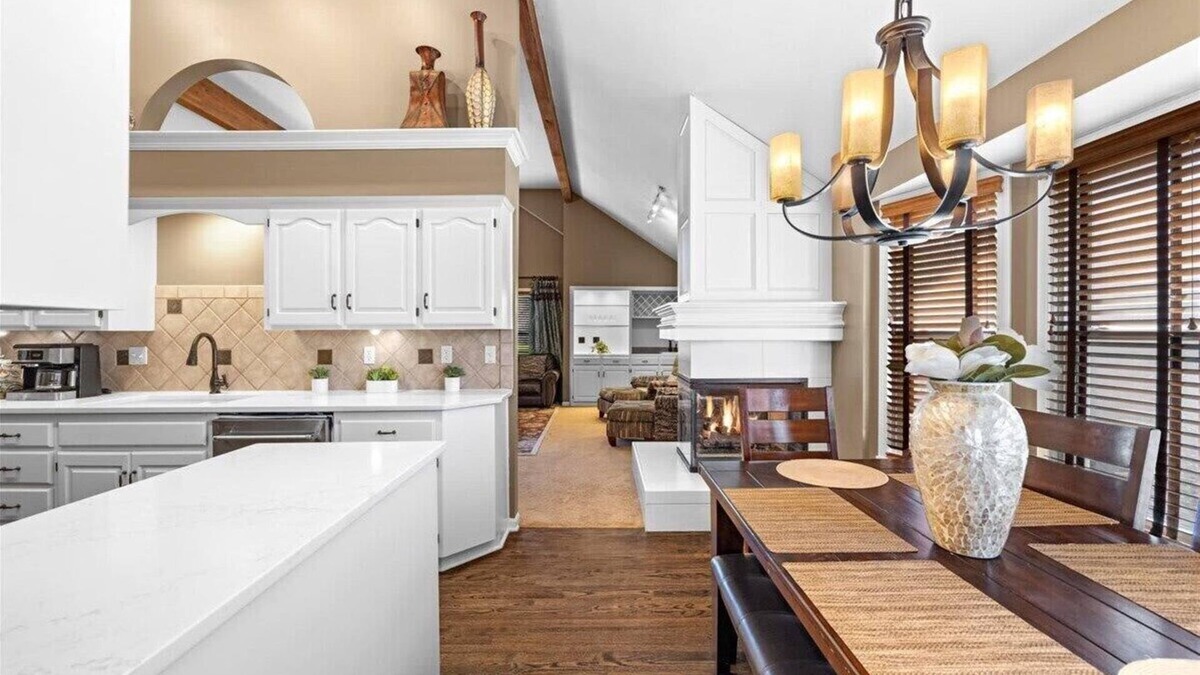 Prairie Point-Wildberry House | *SteamShower*Gameroom*Bar*Patio*
