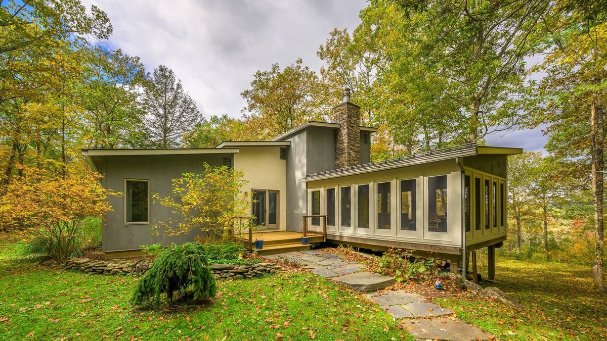 New Marlborough House | Steepletop Lodge: Nature Lover’s Paradise