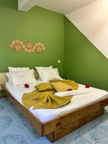 Pamandzi House | steila-Day hébergement chambre privée