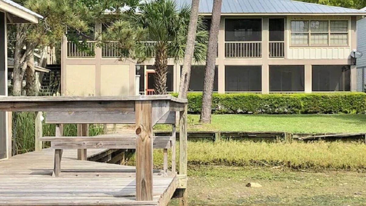 Steinhatchee Resort | Steinhatchee Landing Resort-River House B #18-Boat Dock-*THIRD NIGHT FREE*