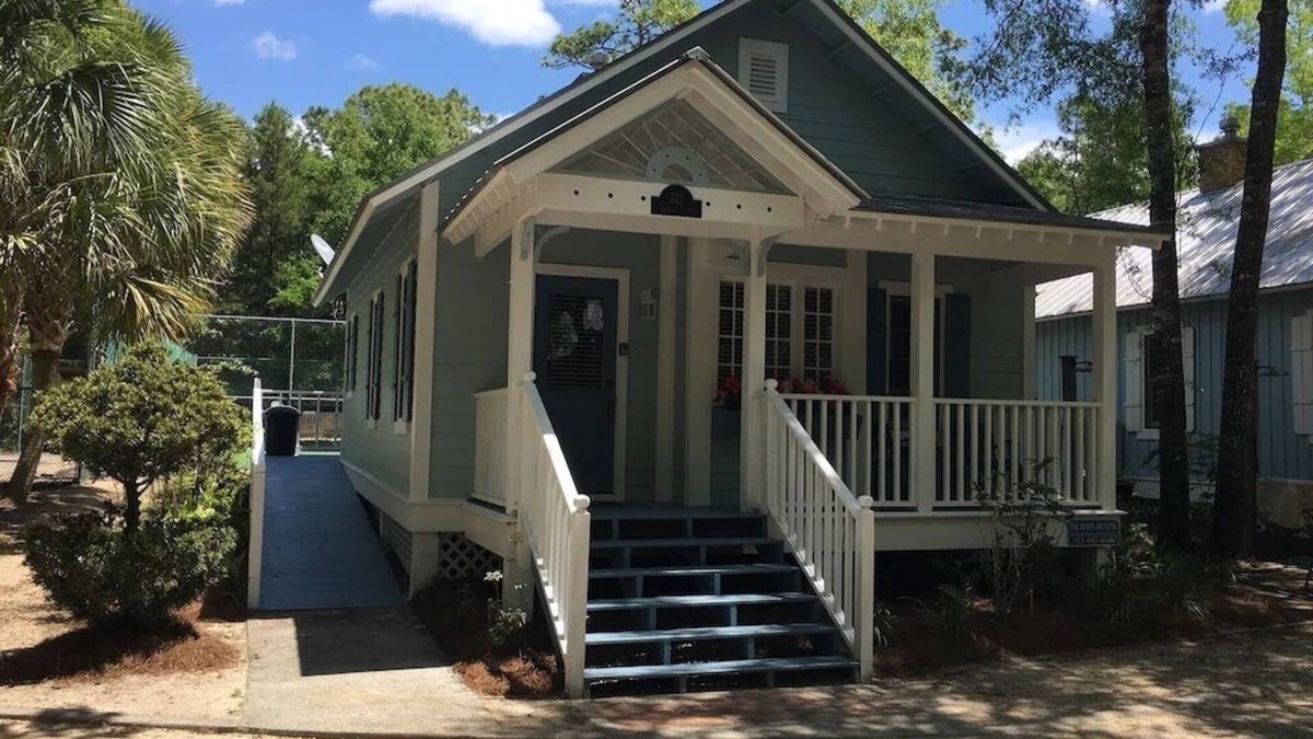 Steinhatchee Resort | Steinhatchee Landing Resort-Cherry Blossom #24-Dog Friendly-*THIRD NIGHT FREE*