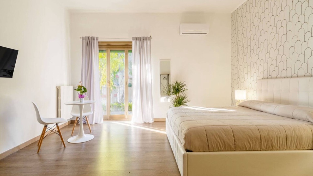 Municipio 2 Apartment | Stella - Urban Oasis of Contemporary Style