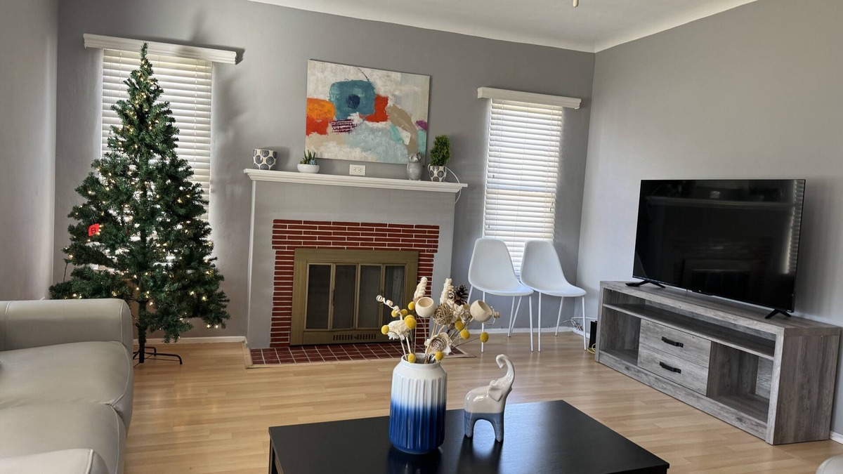 Alhambra House | Stellar 3 bedrooms 2 baths house near USC, Pasadena, Downtown LA and Hollywood