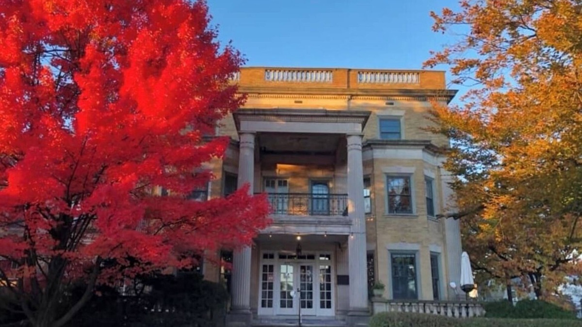 Catasauqua House | Step back in time at Dery Mansion built in 1917 by the King Of Silk George Dery