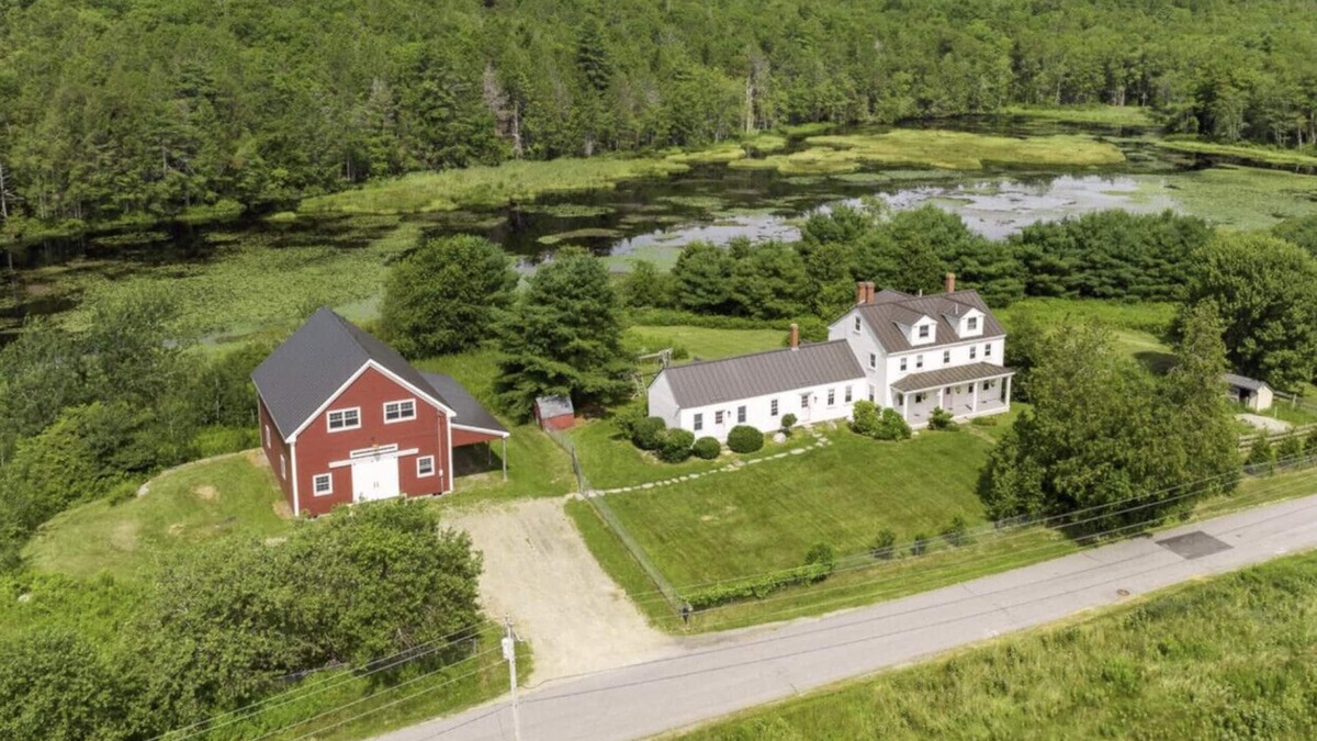 Boothbay House | Step Back in Time with Modern Comforts: Historic 1820s Farmhouse on Wade Pond