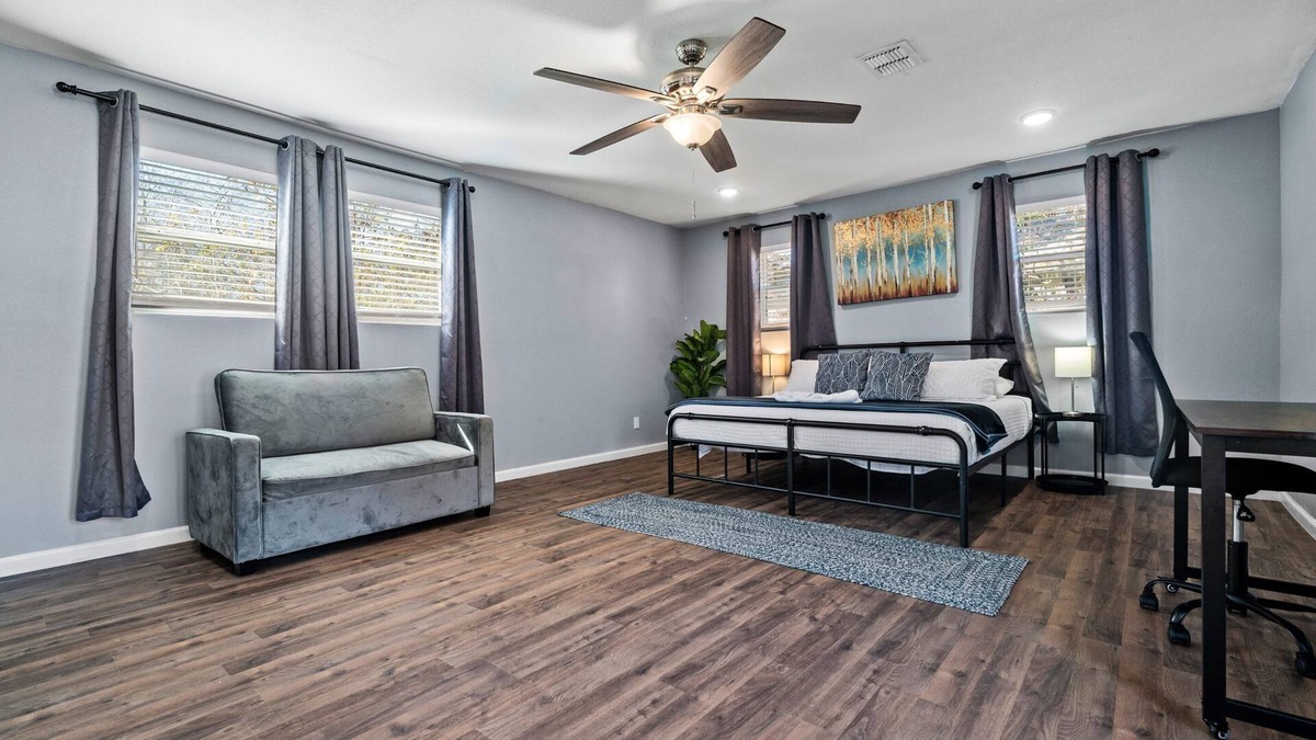 Denver Heights Cottage | Step Into Comfort in This 3br/2ba Downtown Retreat