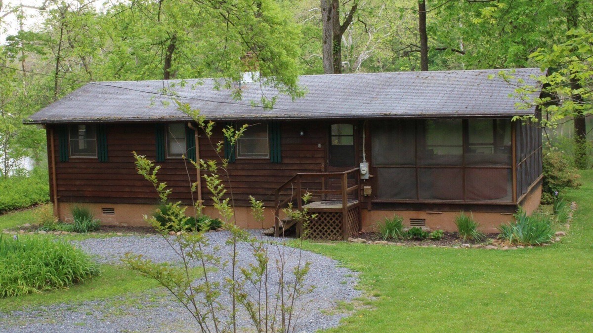 Luray House | Stepping Stone Cabin