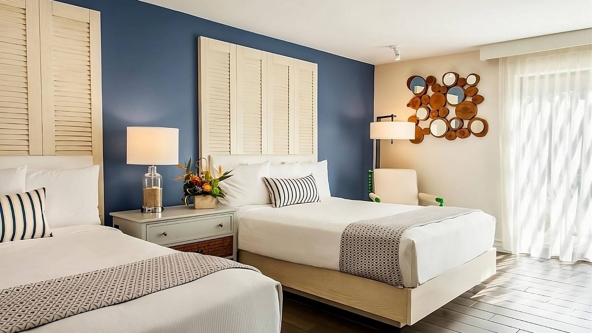 San Diego Hotel | Steps Away from Fun! Outdoor Pool, Beachfront Location!