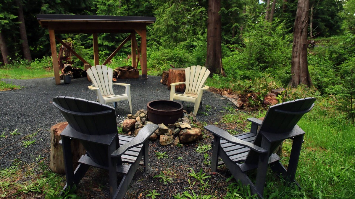 Powell River RV Rental | Steps from the Beach Off-grid Campsite - Site 1