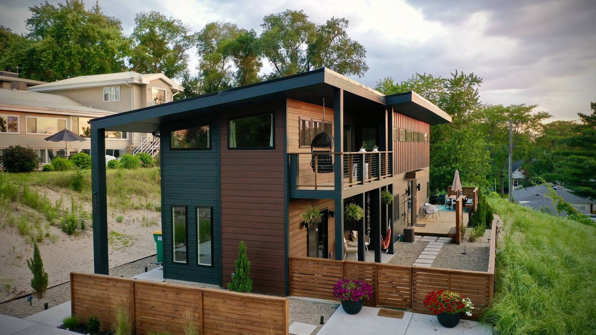 Miller Beach House | Steps from the beach and 1 Mile from Indiana Dunes National Park