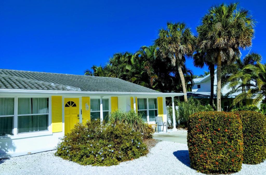 Holmes Beach House | Steps from the Gulf of Mexico II