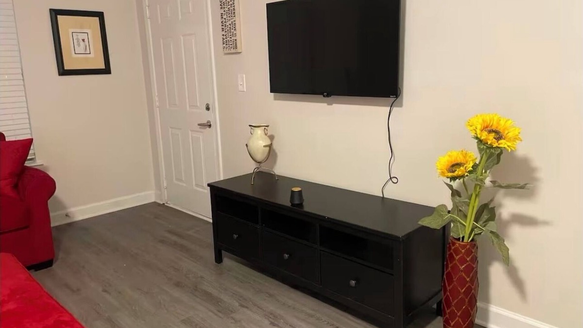 Castleberry Hill Apartment | Steps from the Mercedes Benz Stadium