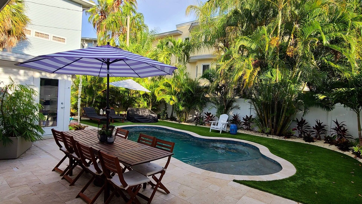 Bradenton Beach House | Steps from the beach!