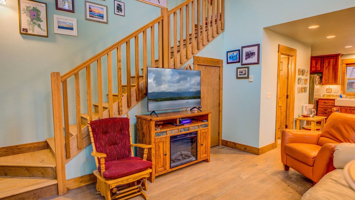 West Yellowstone House | Steps from Yellowstone- Barnes on Boundary Unit B