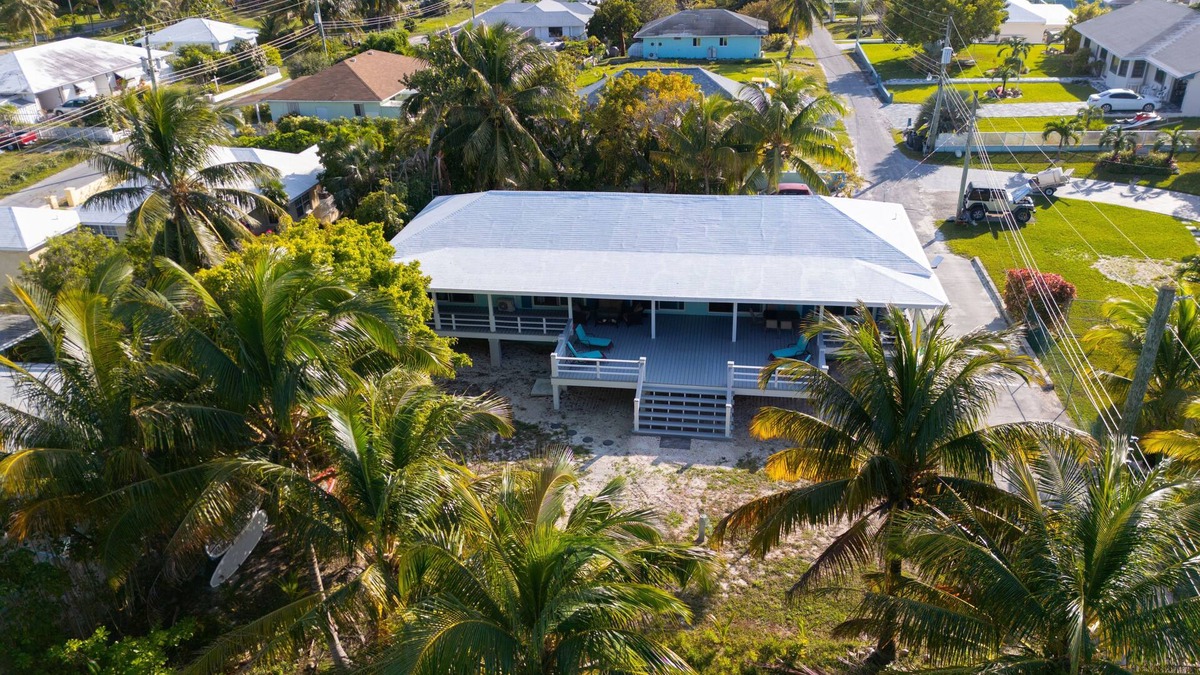 Spanish Wells House | Steps to Beach- Kayaks, Paddleboards, Bikes!