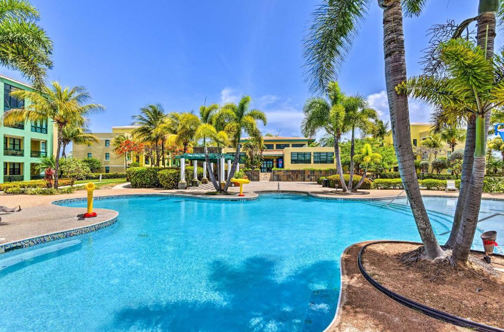 Mediania Baja Apartment | Steps to Beach Loiza Getaway with Rooftop Patio!