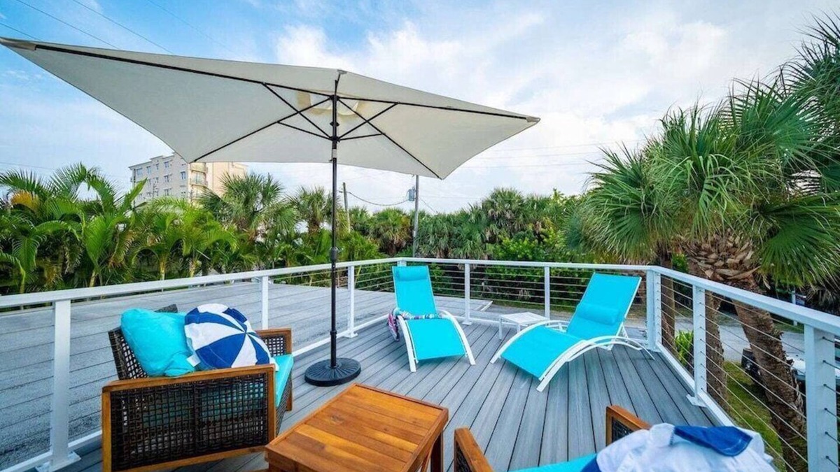 Cocoa Beach House | Steps to Beach + River | Family & Pet-Friendly