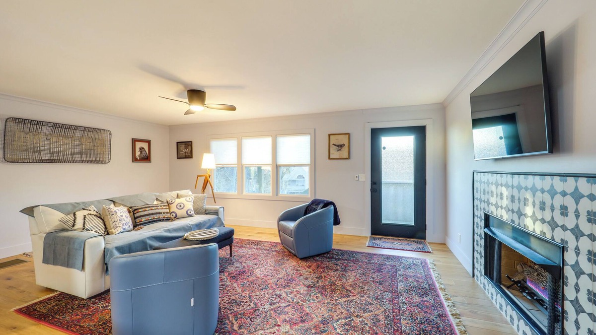 Blowing Rock Condo | Steps to Dtwn & Fabulous Restaurants: Chic Condo