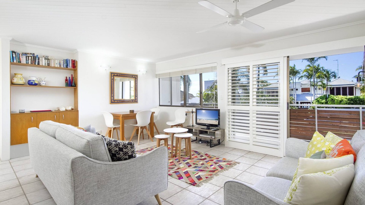 Noosa Heads Apartment | Steps to Hastings St