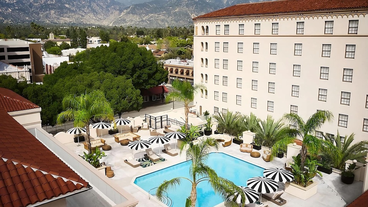 Pasadena Hotel | Steps to Pasadena Museum of California Art! 3 Affordable Units, Parking, Pool!