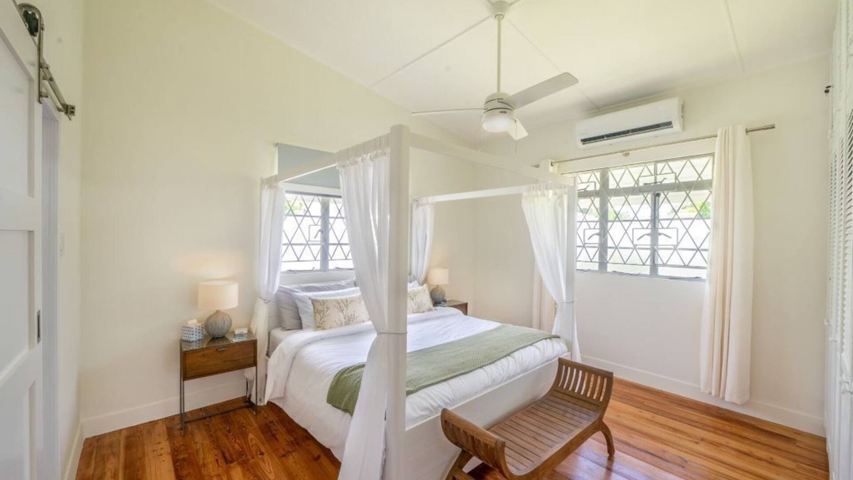 Rockley Apartment | Steps to stunning beaches, private patio & WiFi