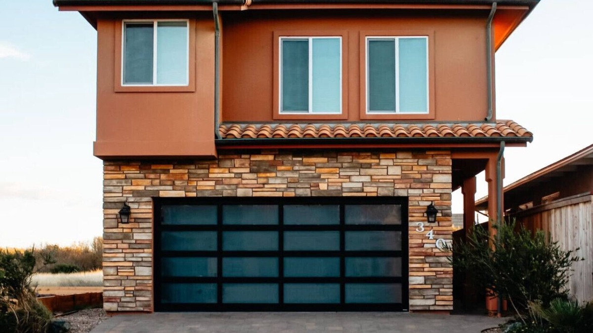 Oceano House | Steps to the Beach! Rooftop Deck! Firepit & BBQ!