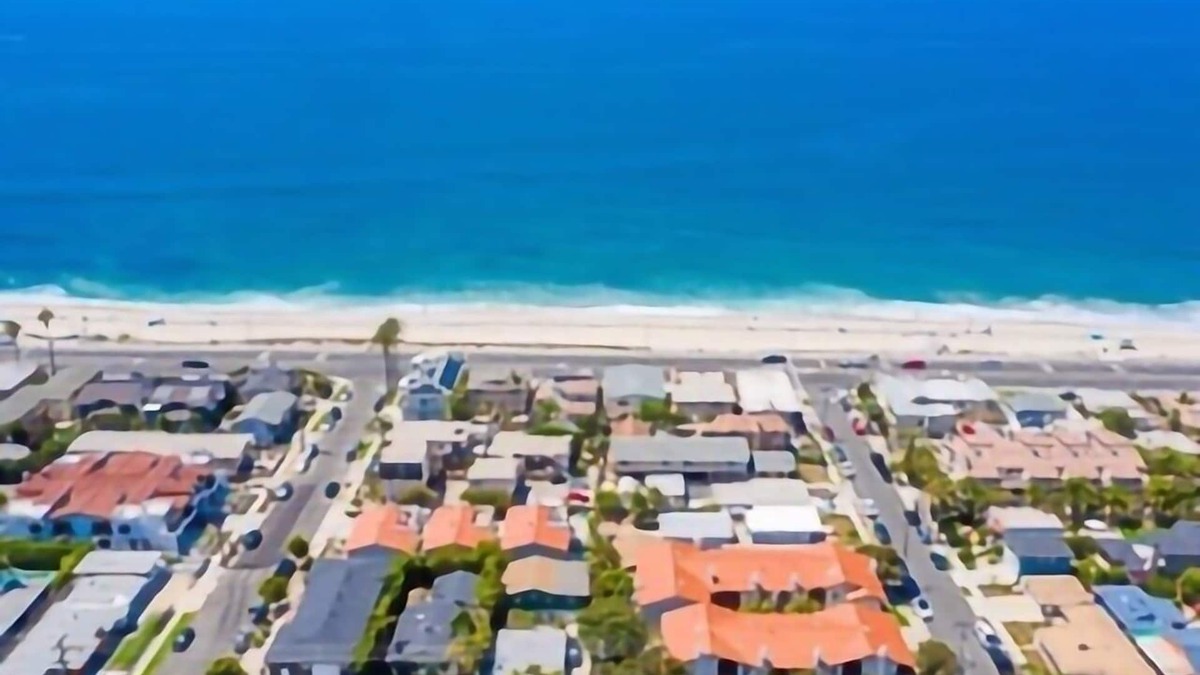 Carlsbad House | Steps to the sand & cool Pacific Ocean Upgraded