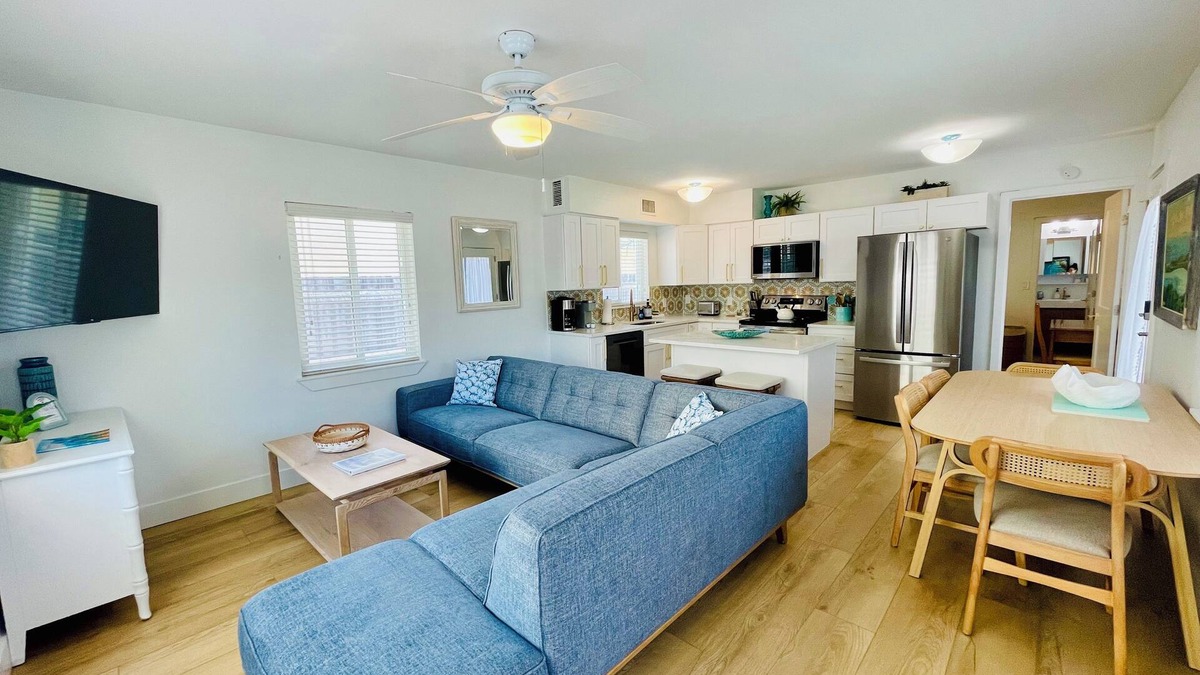 Indian Rocks Beach Apartment | Steps to the Beach, No Car Needed, Completely Permitted Remodel + King Size Bed!