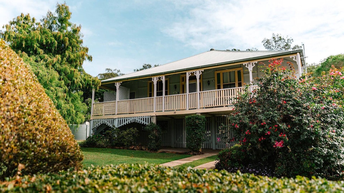 Esk House | "Still in Esk" a delightful retreat on the edge of picturesque Esk country town.