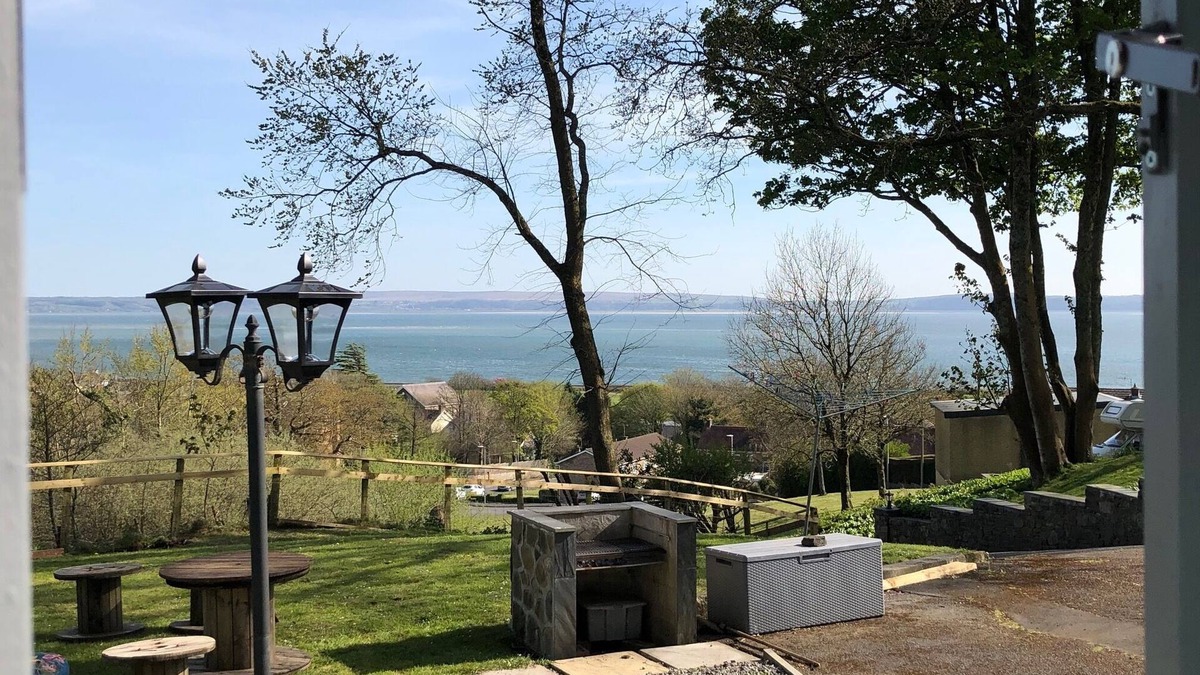 Llanelli Cabin | Still Waters Shepherd's Hut with wonderful sea views