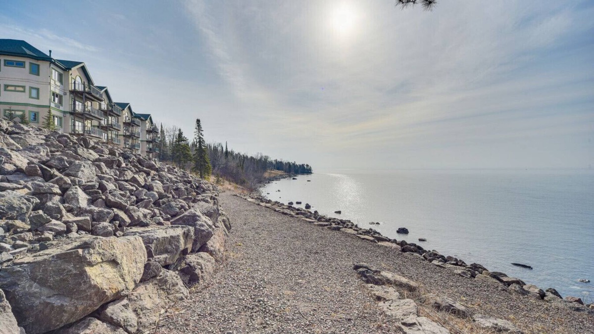 Two Harbors Apartment | Stille on Superior Shores I